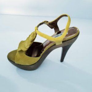 Steve Madden Women’s Truffle Yellow Color Platform